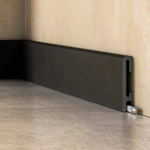 Listwa przypodłogowa czarna PF080B RAL9004 8x1.5x240cm polimer HD DUROFIT