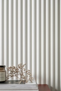 WP001P malowany na biało RAL9003 panel 3D Duna Mardom Decor ryflowany 270cm