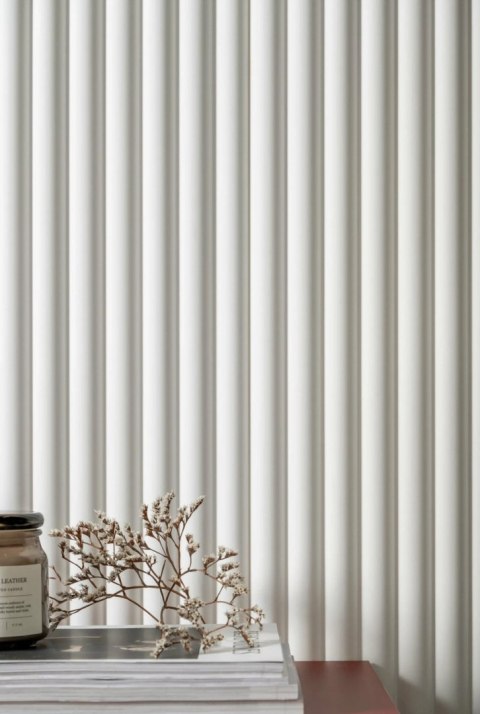 WP001P malowany na biało RAL9003 panel 3D Duna Mardom Decor ryflowany 270cm