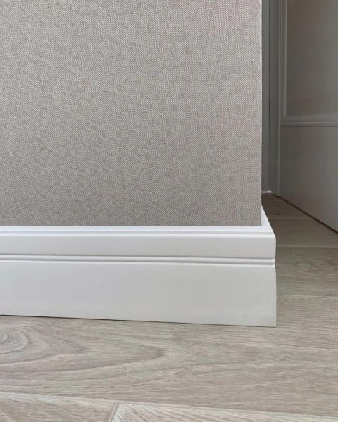 Listwa przypodłogowa SX105 Orac Decor 200x1.3x10.8cm maskująca cokół